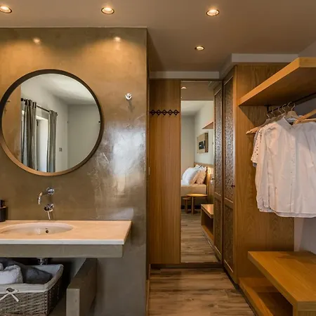 Achilleas Vila Stoúpa