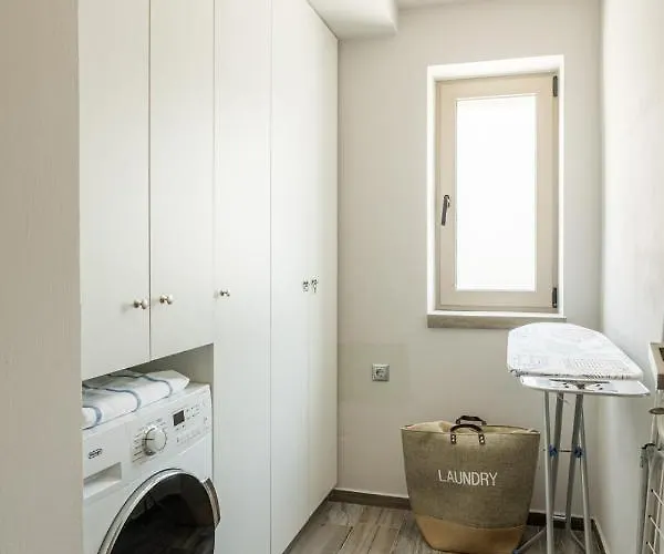 Willa Achilleas Stoúpa